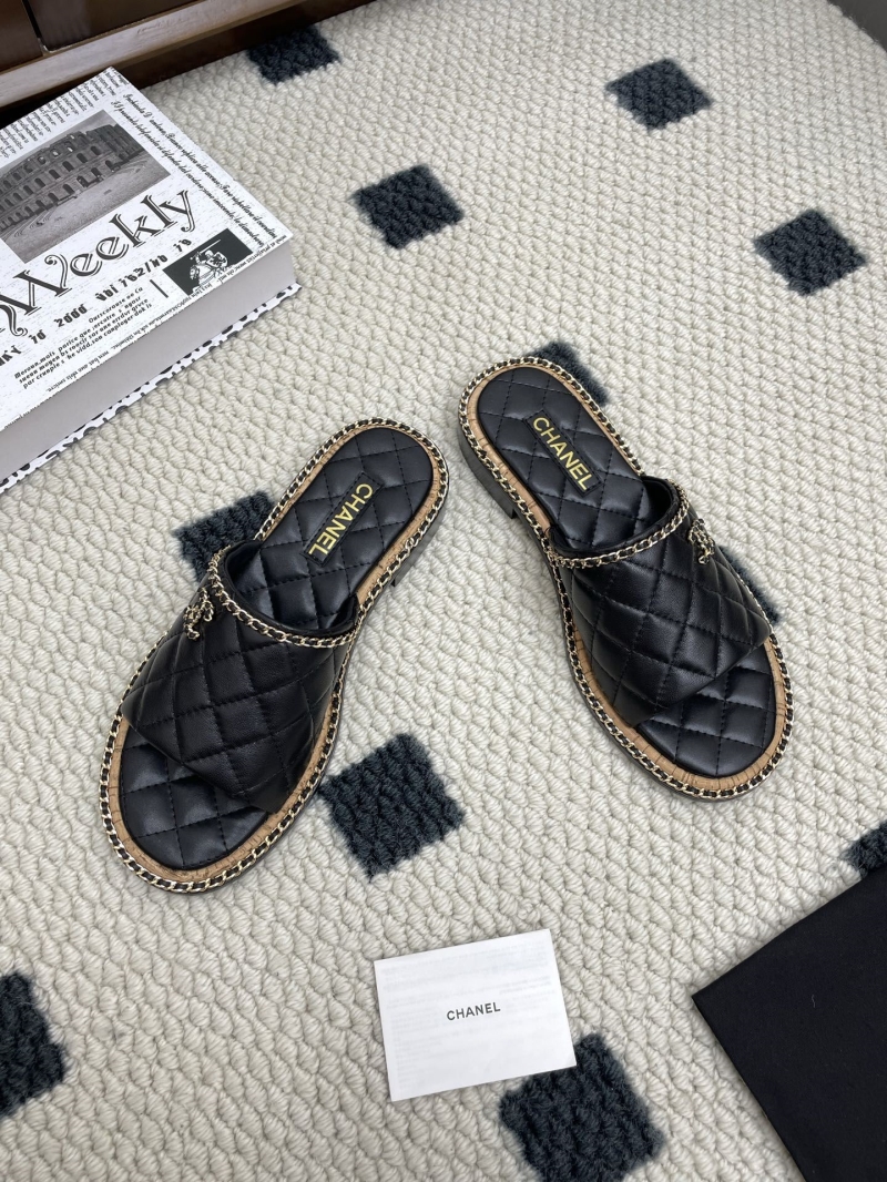 Ch**el slippers